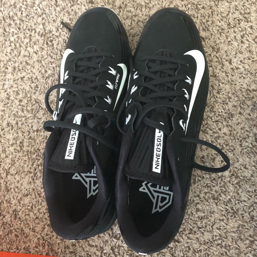 Nike Flywire Baseball Cleats